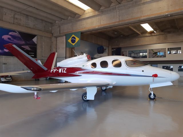 Cirrus Vision SF50 (PP-WIZ)