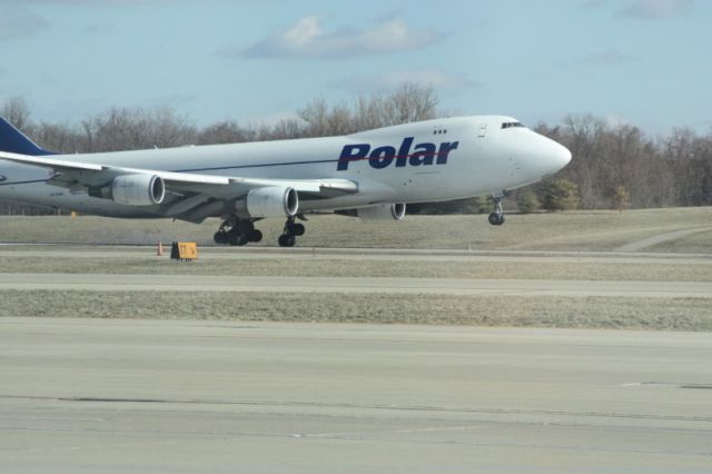 Boeing 747-400 (N416MC)