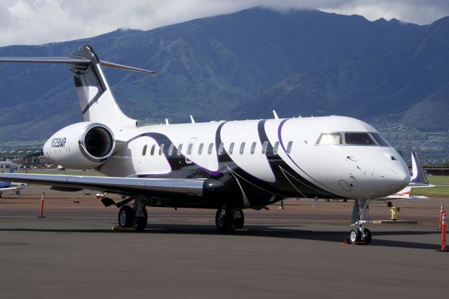 Bombardier Global Express (N528MP)