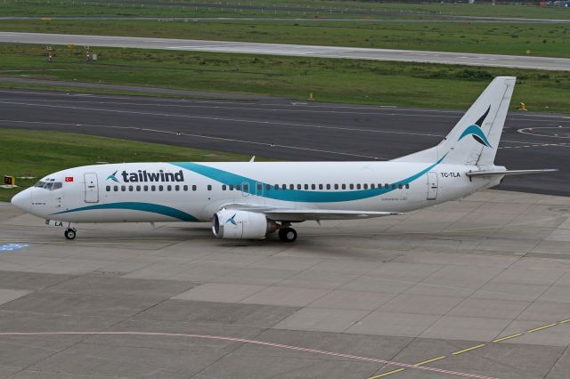 BOEING 737-400 (TC-TLA)
