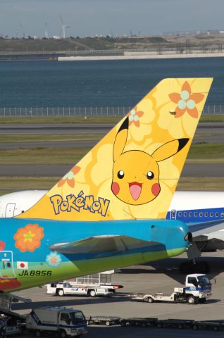 Boeing 747-400 (BON8956) - Visit at Haneda Intl Airport Pokemon c/s