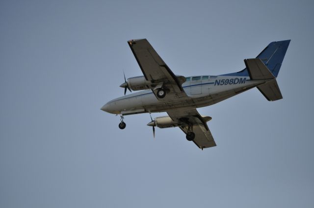 Cessna 402 (N598DM)