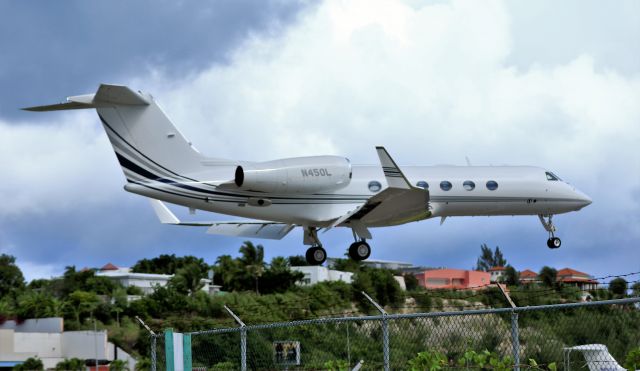 Gulfstream Aerospace Gulfstream IV (N450L)