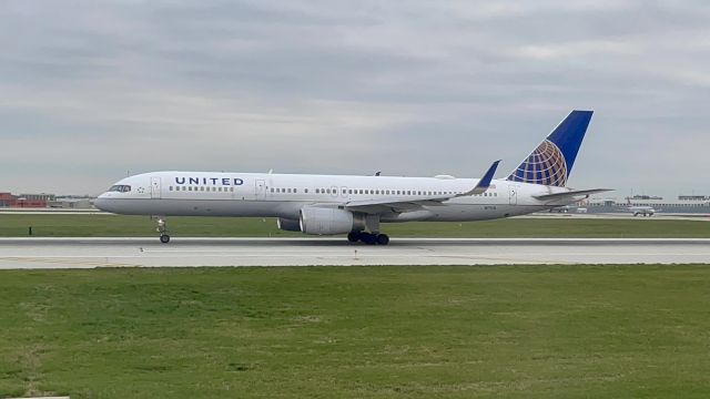 Boeing 757-200 (N17126)