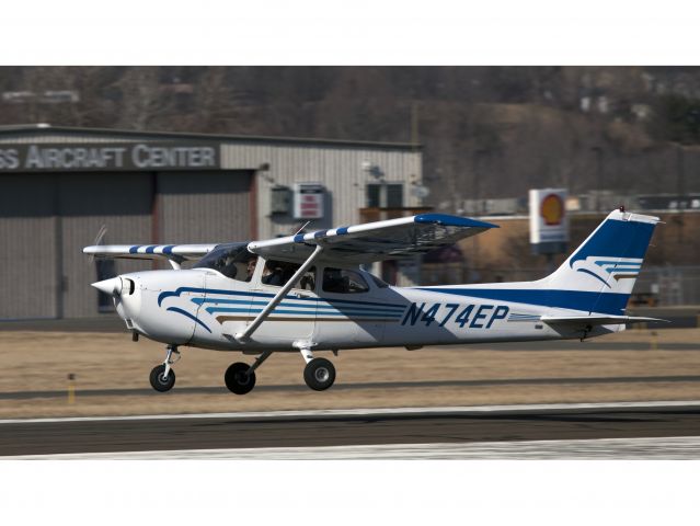 Cessna 152 (N474EP) - Touch and go runway 26 at Danbury CT.