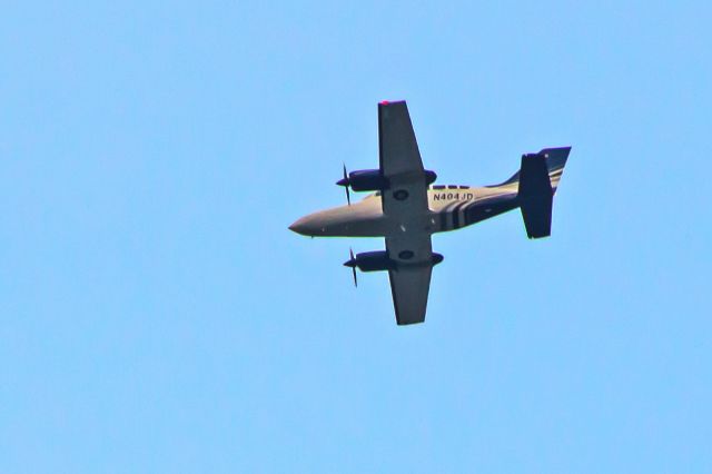 Cessna 402 (N404JD) - Subject aircraft photographed on 11-July-2020 at 1821HrsEDT over Northern New Jersey while enroute to TEB from AFJ.