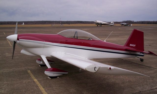 Beechcraft King Air 90 (N44LR)