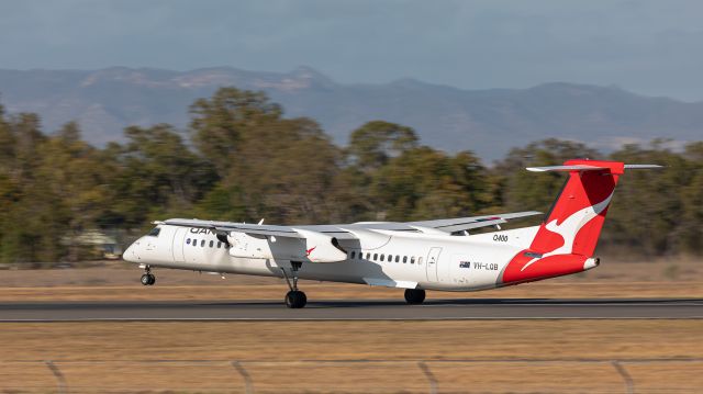 de Havilland Dash 8-400 (VH-LQB)