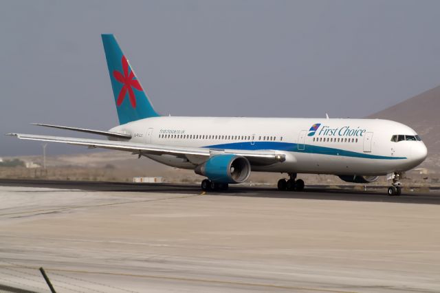 BOEING 767-300 (G-PJLO)