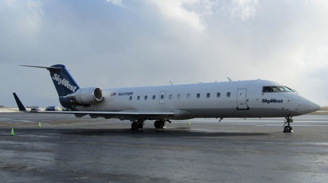 Canadair Regional Jet CRJ-200 (N699BR) - Cool UP CLOSE view of a SkyWest livery CRJ200!!!!! (FBO ramp at BUF)