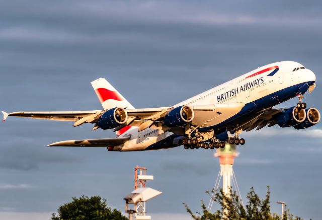 Airbus A380-800 (G-XLEK)