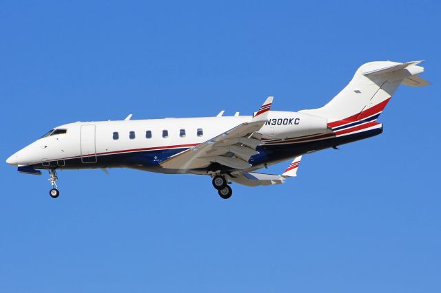 Bombardier Challenger 300 (N300KC)