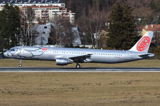 Airbus A321 (OE-LES)