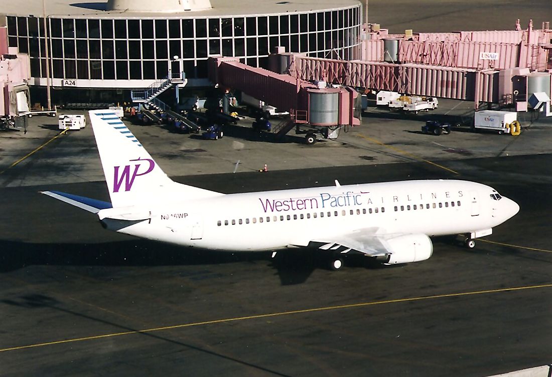 BOEING 737-300 (N946WP) - KLAS - Western Pacific set to taxi to the runway- headed for Colorado Springs.