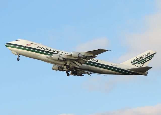 Boeing 747-200 (N482EV)