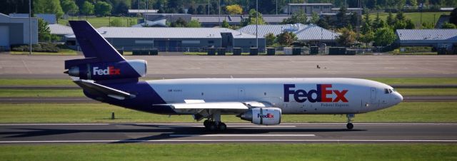 McDonnell Douglas DC-10 (N319FE) - Federal Express DC-10-30F landing on 28L at Portland International Airport.