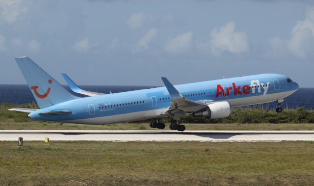 Boeing 737-800 (PH-OYI)