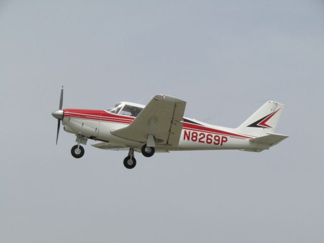 Piper PA-24 Comanche (N8269P) - Taking off RWY 24