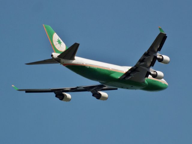 Boeing 747-400 (B-16409)