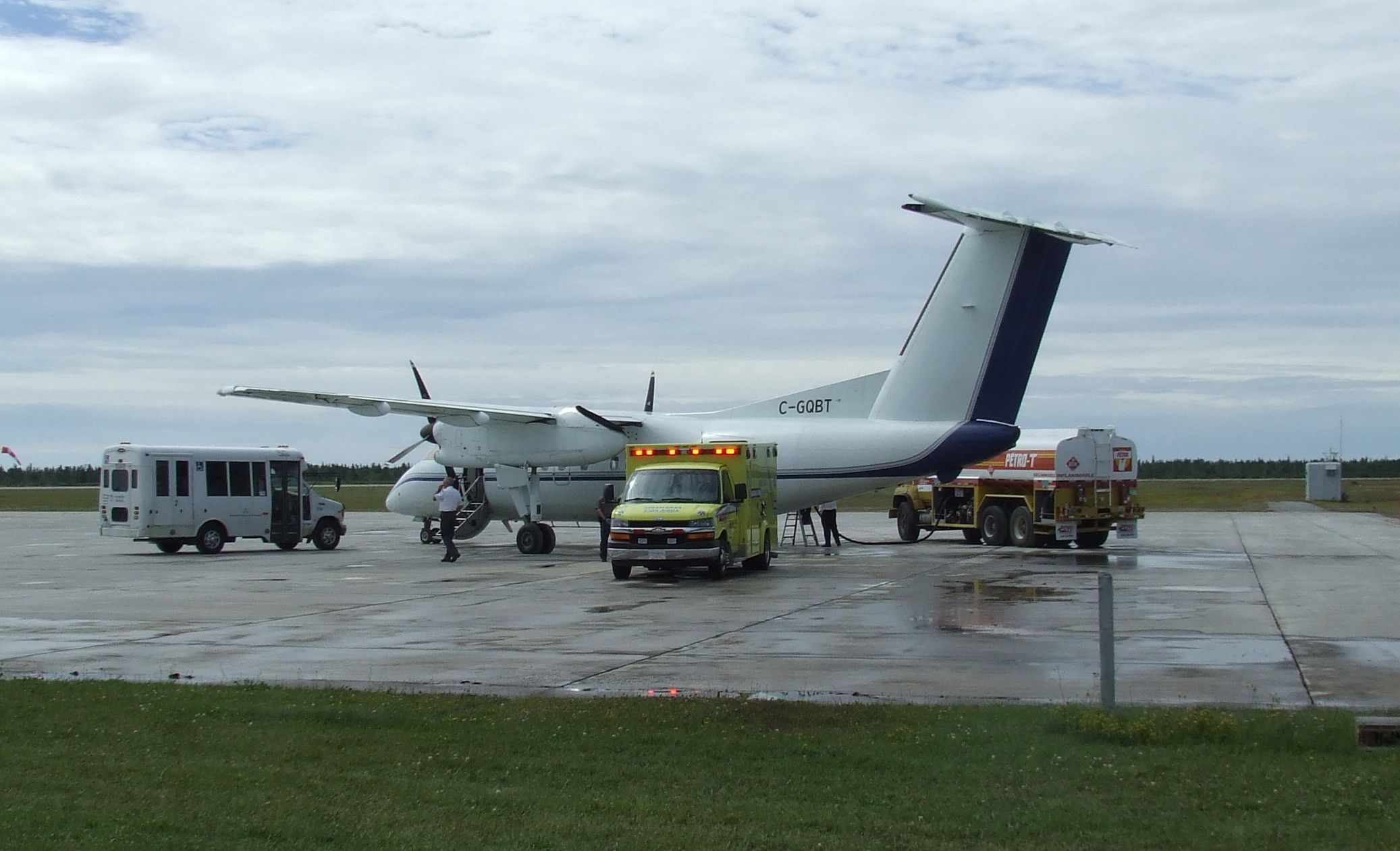 de Havilland Dash 8-200 (C-GQBT)