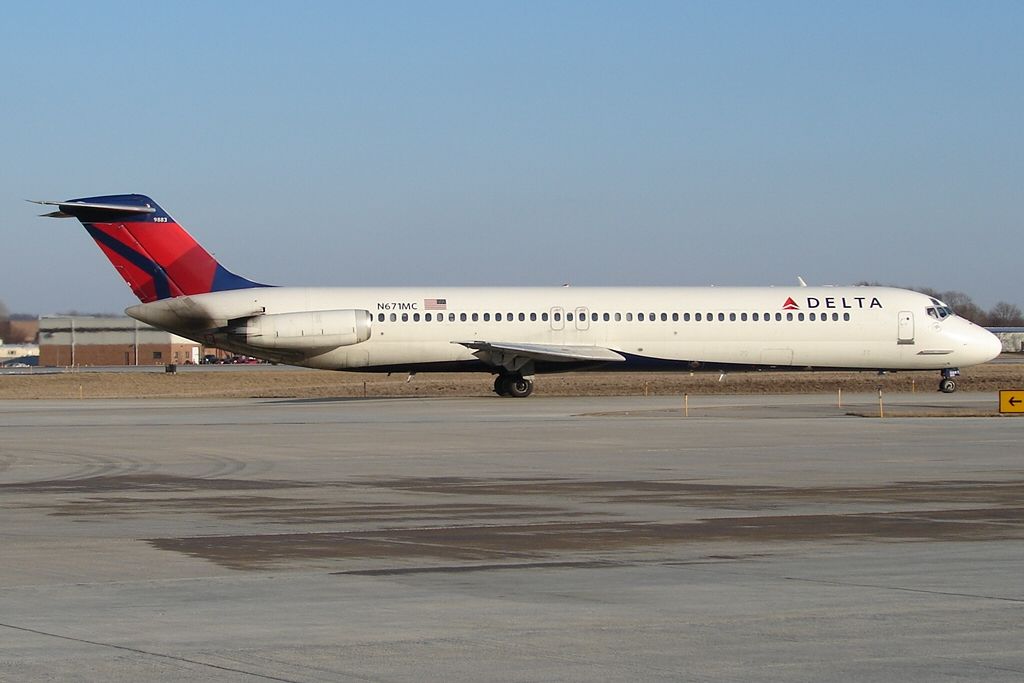 McDonnell Douglas DC-9-50 (N671MC)