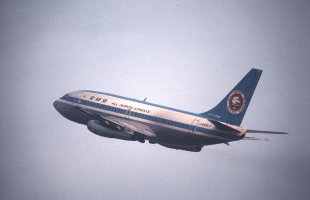 Boeing 737-200 (JA8417) - Departure at Tokyo-Haneda Intl Airport Rwy04 on 1985/01/02