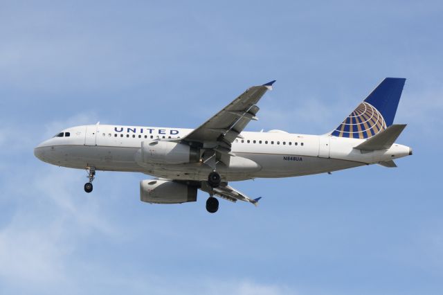 Airbus A319 (N848UA) - United Flight 1778 (N848UA) arrives at Sarasota-Bradenton International Airport following flight from Chicago-OHare International Airport