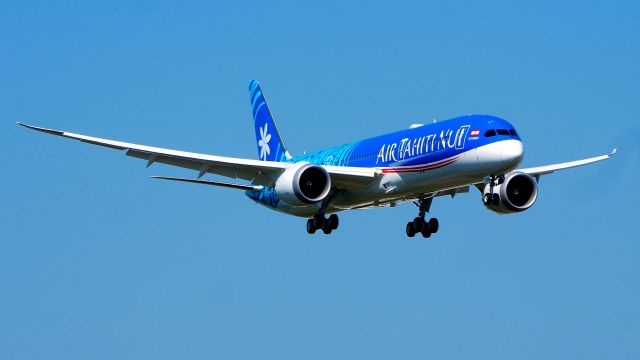 Boeing 787-9 Dreamliner (F-OTOA) - BOE927 on final to Rwy 16R to complete a C2 flight on 8.7.19. (ln 889 / cn 62711).