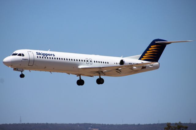 Fokker 100 (VH-XKN)