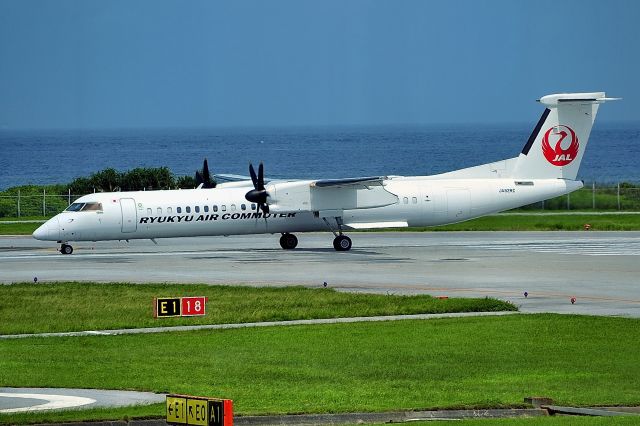 de Havilland Dash 8-400 (JA82RC)