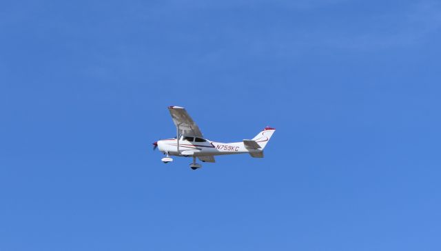 Cessna Skylane (N759KC)