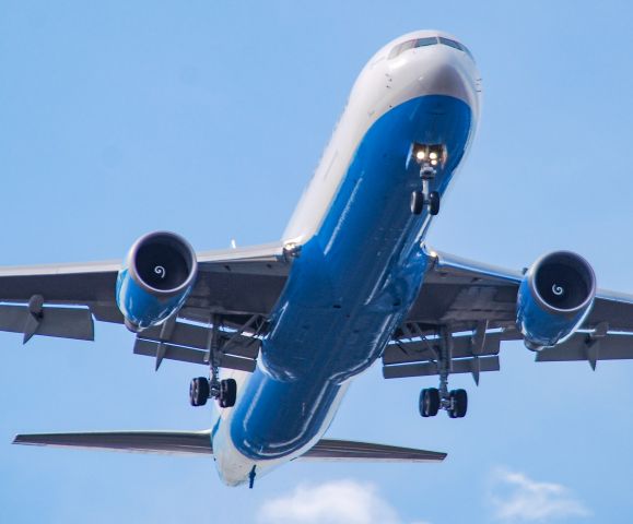 BOEING 767-300 (N493MM) - On very short final to GSP from ANC.