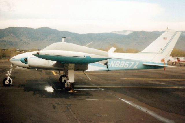 Cessna 310 (N8957Z) - Seen here on 2-May-99.