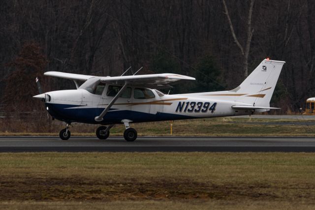 Cessna Skyhawk (N13394)