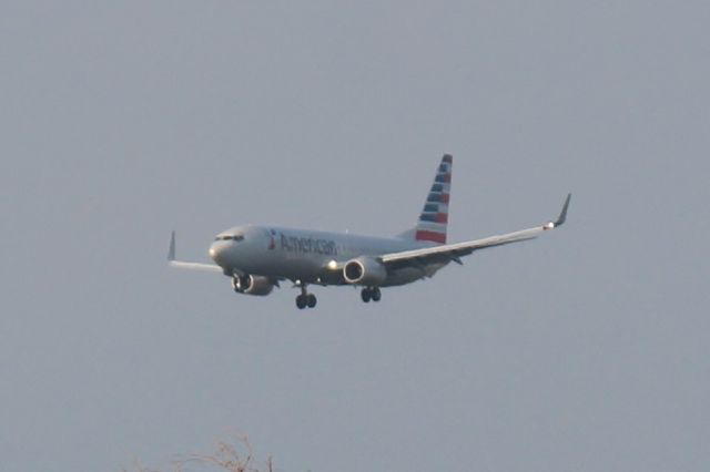 Boeing 737-800 (N959NN) - Landing Runway: 28C. IFR. Squawk 6553. Operating as "American" AAL2418/AA2418 on 8/04/2018.