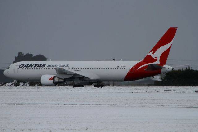 BOEING 767-300 (VH-OGT) - i HOPE THE TAXIWAY IS OVER HERE.......SOMEWHERE !