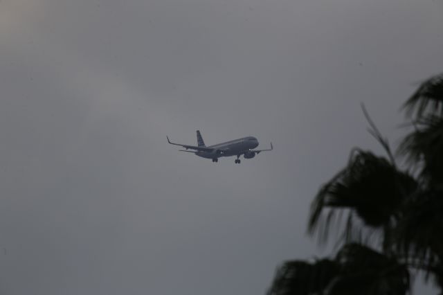 Airbus A321 (N124AA)