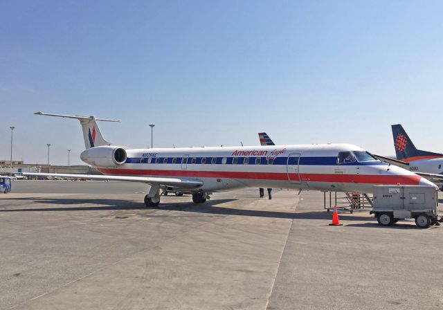 Embraer ERJ-135 (N809AE) - American Eagle operated by Envoy airlines 