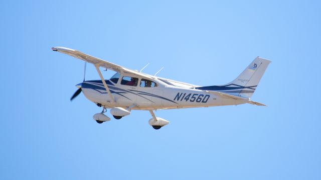 Cessna Skylane (N1456D)