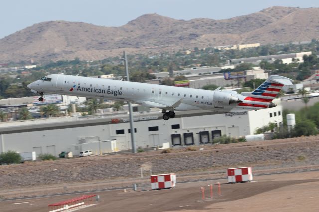 Canadair Regional Jet CRJ-900 (N947LR)