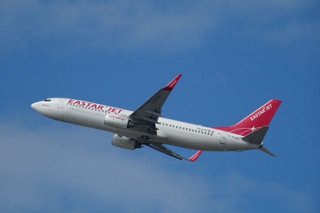 Boeing 737-800 (HL8035)