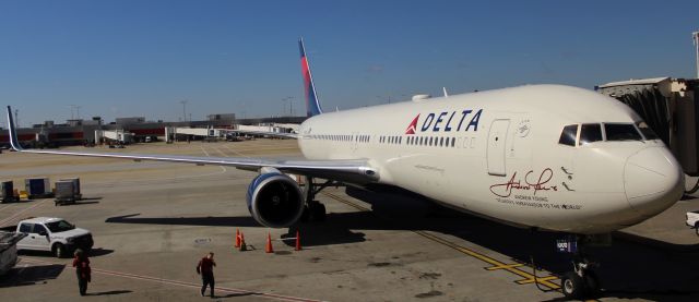 BOEING 767-300 (N16065) - 7-hour turn between a flight from London and another to Frankfurt