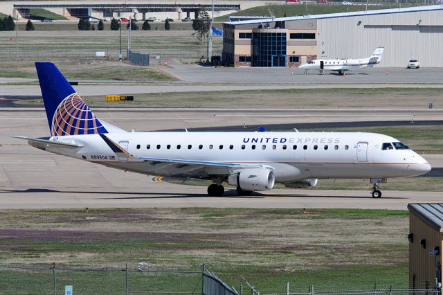 Embraer 170/175 (N89304) - 2014 vintage