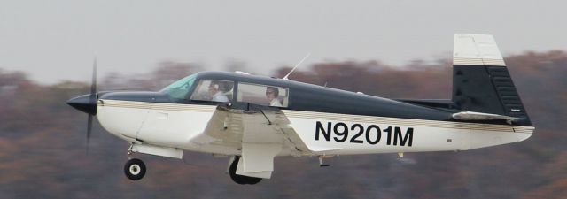 Mooney M-20 (N9201M) - Departing rwy 27... Nov 2012