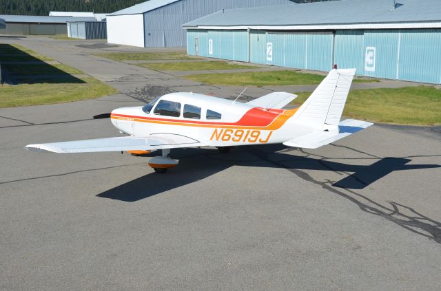 Piper Cherokee (N6919J)