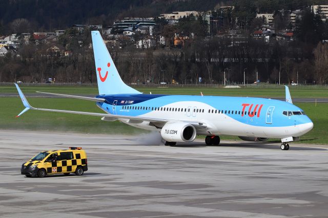 Boeing 737-800 (G-TAWP)