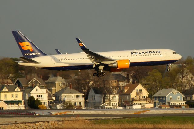 BOEING 767-300 (TF-ISP) - Iceair 631 arriving from Reykjavik