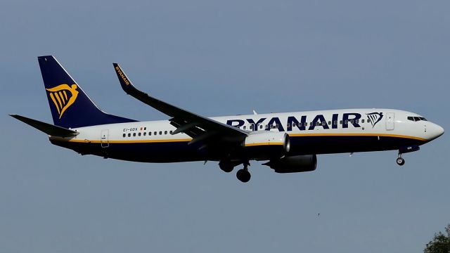 Boeing 737-800 (EI-GDX)