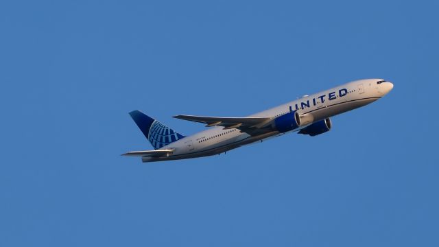 Boeing 777-200 (N77006)
