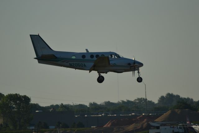 Beechcraft King Air 90 (N2050A) - 6-9-2012